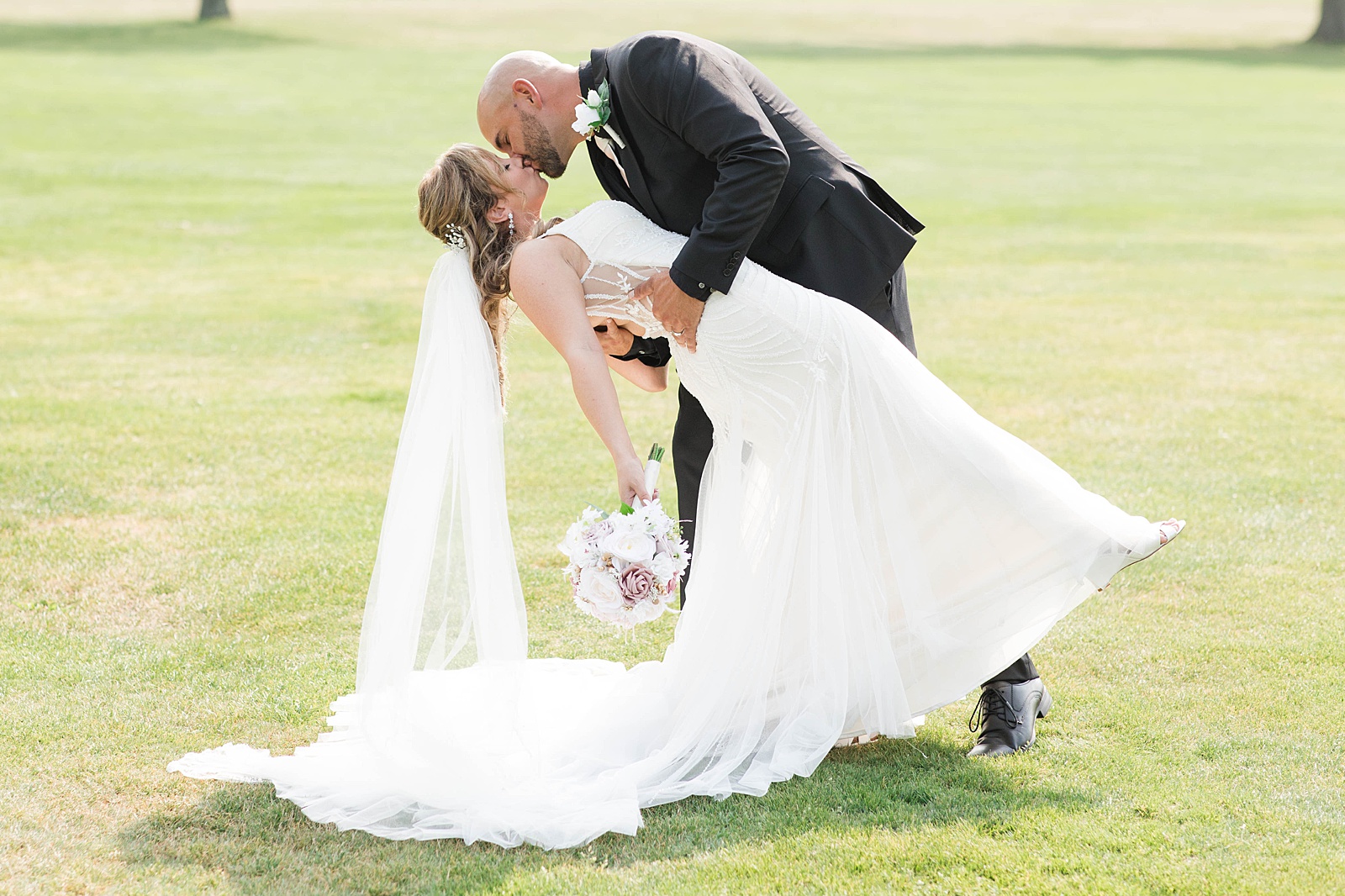 10 Reasons to hire a wedding planner-Kara Hanes Photography_0001.jpg