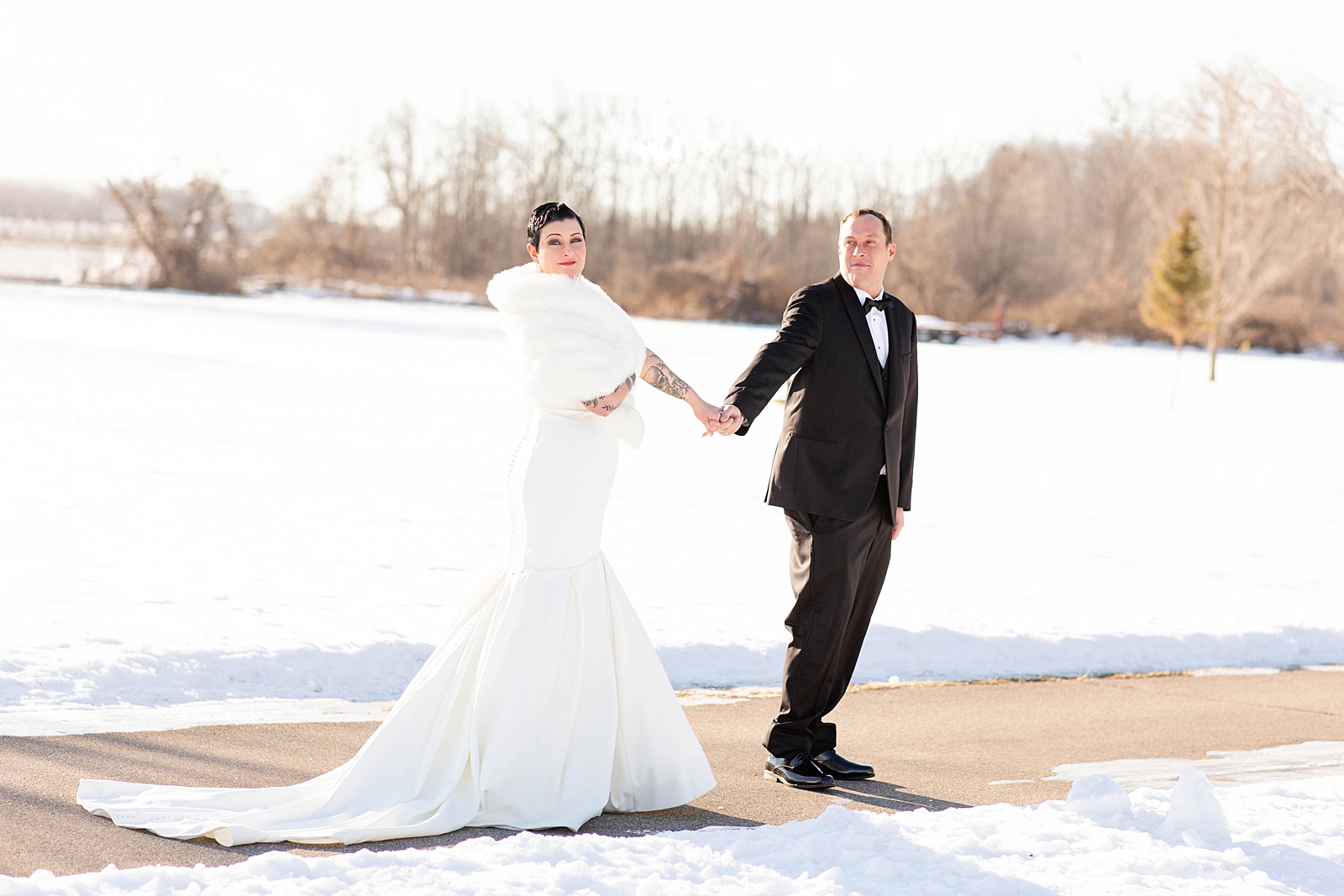 Michigan Winter Wedding - Kara Hanes Photography_0008.jpg