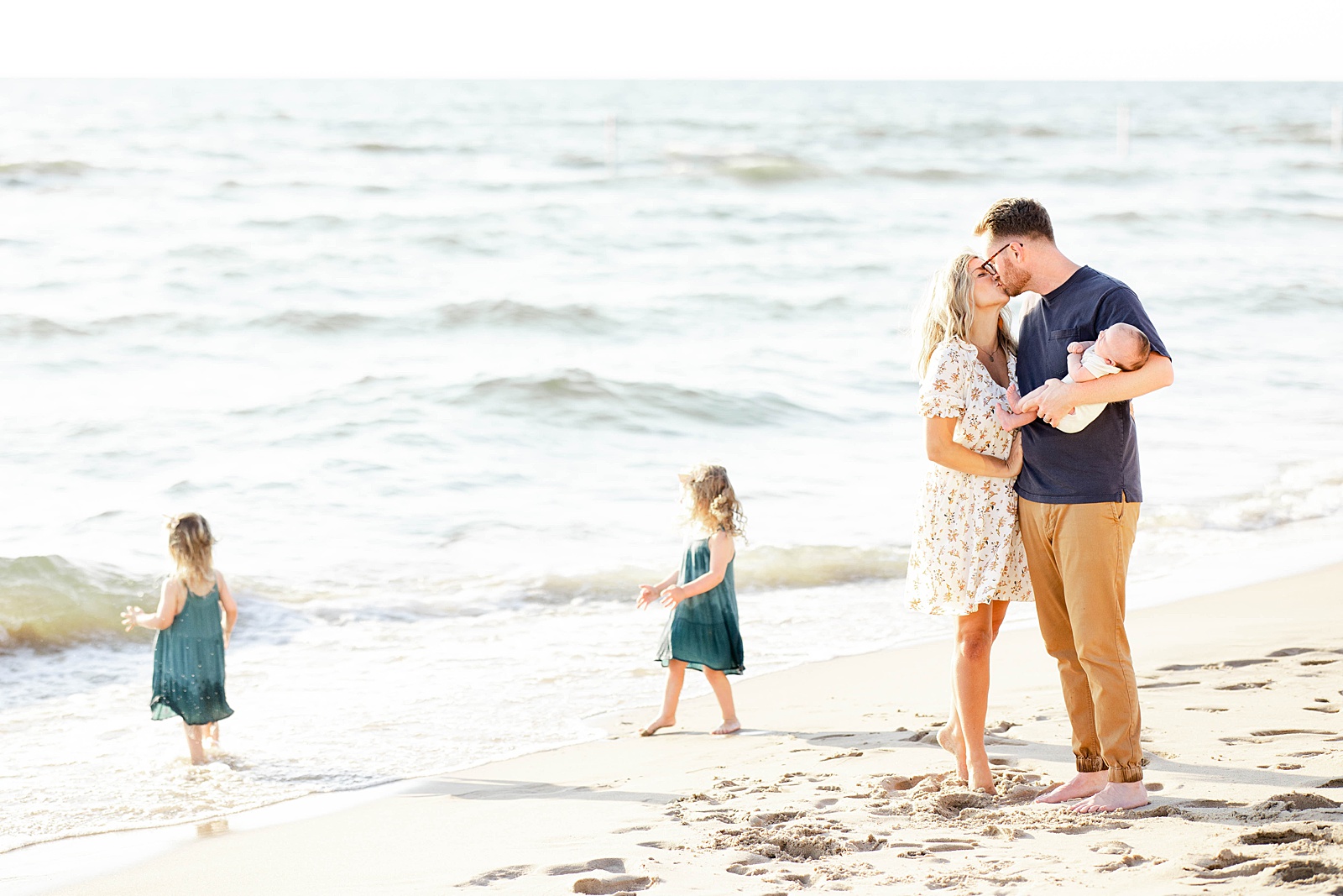 Families-Holland Michigan Beach-Kara Hanes Photography_0014.jpg