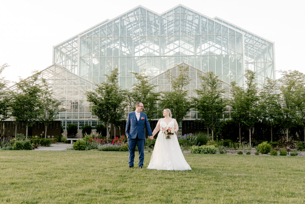 Grand Rapids Michigan wedding photographer capturing portraits at Frederik Meijer Gardens