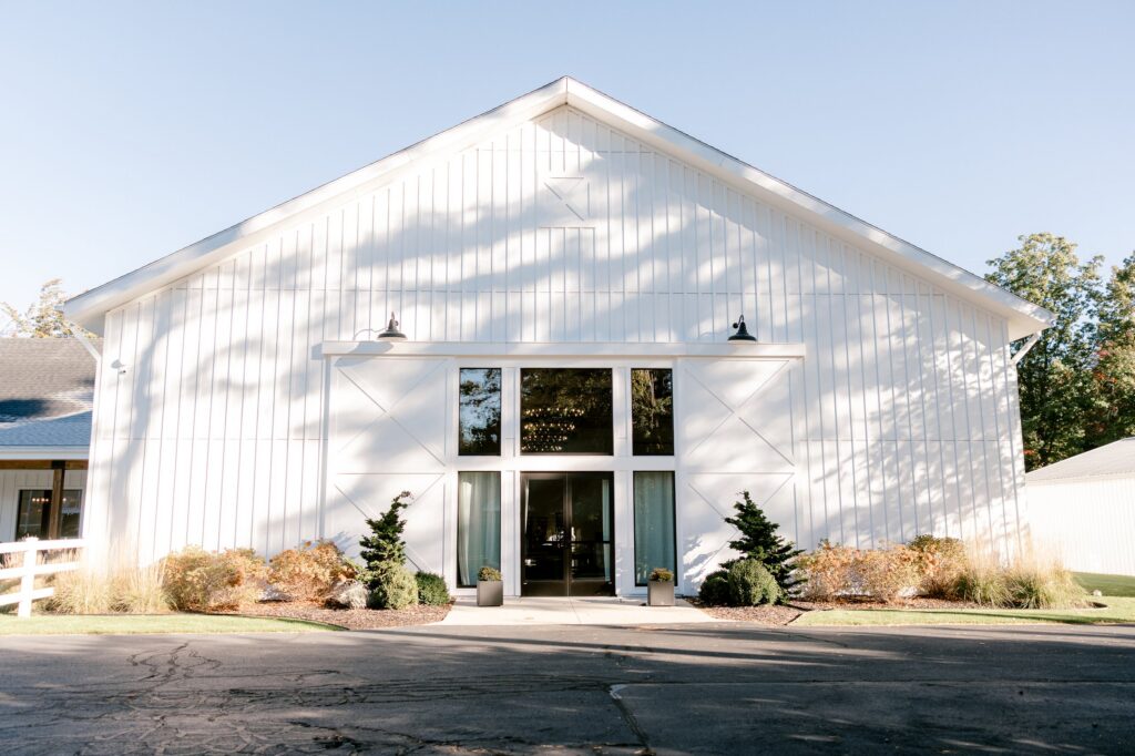 Front entrance of the white reception hall at Ivy House in Saugatuck